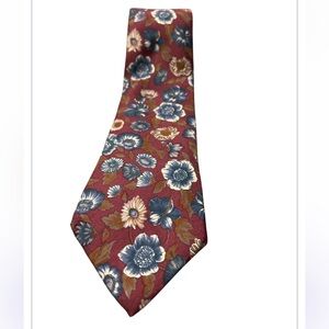 Vintage Cambridge Classics Floral Silk Tie / 59” length and 3.75” widest point